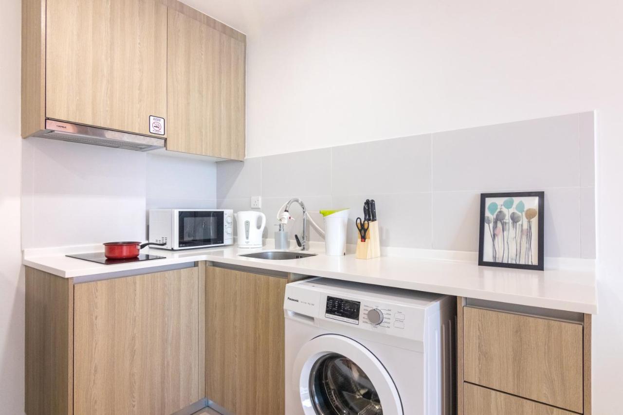 Tropicana 218 X Airlevate Suites George Town Exteriör bild